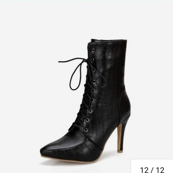 Shoes - NWT CUTE Ankle Boots